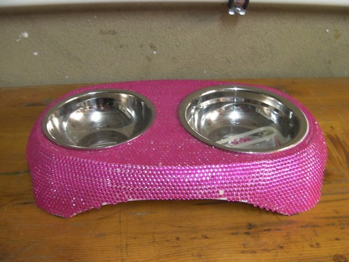 Katzenfressnapf mit pinken